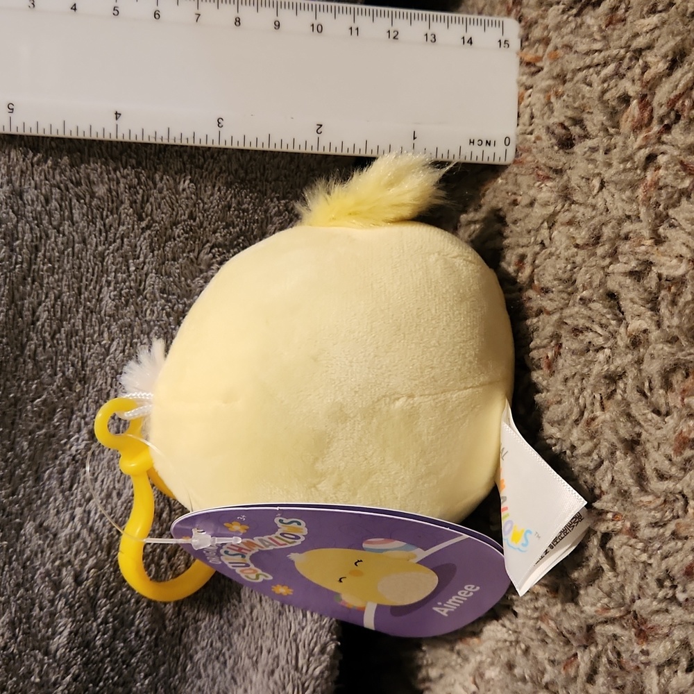 Squishmallow clip-on Aimee the Chick - Picture 2 of 3
